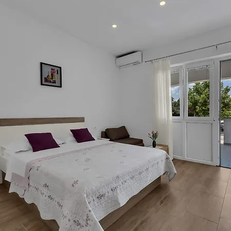 Sea Breeze Apartment Tucepi