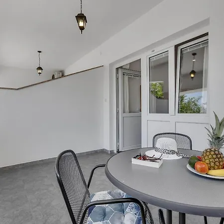 Sea Breeze Apartment Tucepi