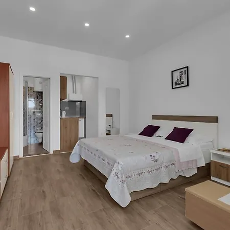 Apartment Sea Breeze Tucepi