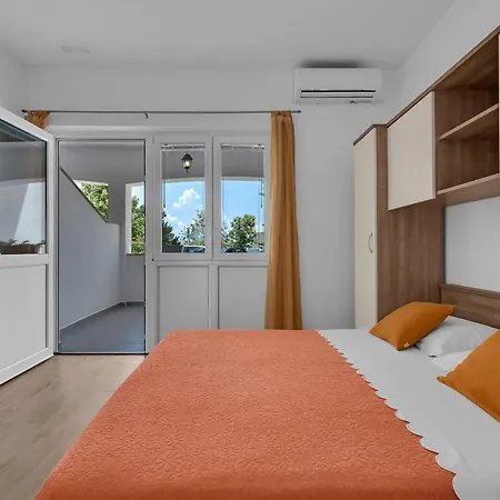 Apartment Sea Breeze