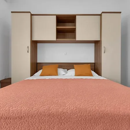 Sea Breeze Apartment