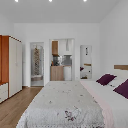Apartment Sea Breeze Tucepi