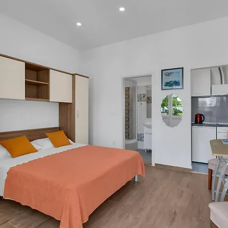Apartment Sea Breeze